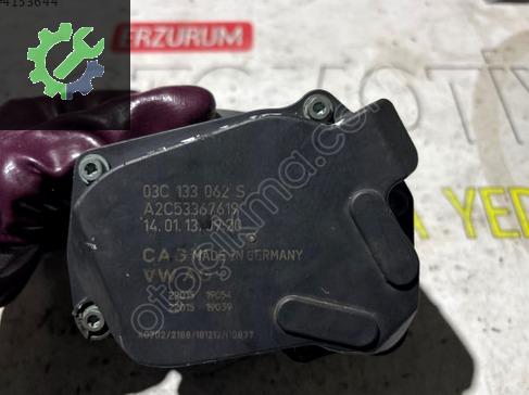 Volkswagen Passat Gaz Kelebeği 03C133062T çıkma parça