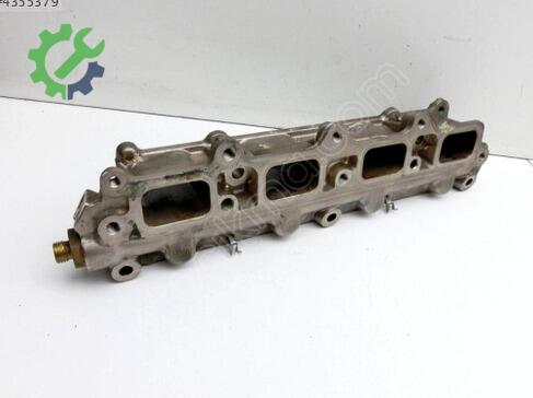 Volkswagen Golf Emme Manifoldu 03C133202AQ çıkma parça