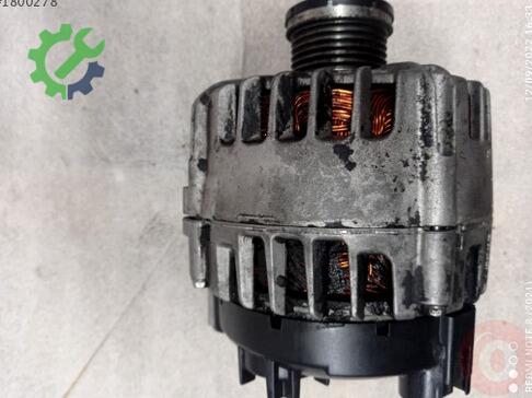 Volkswagen Passat Şarj Dinamosu 03C903025D çıkma parça