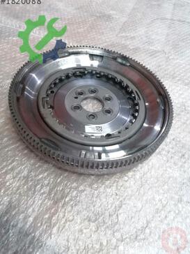 Volkswagen Golf Volant 03F105266C çıkma parça
