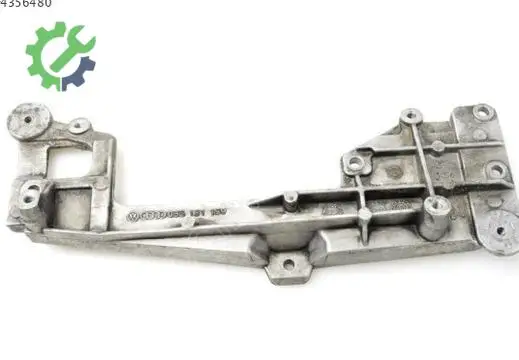 Audi A3 Motor Braketi çıkma parça