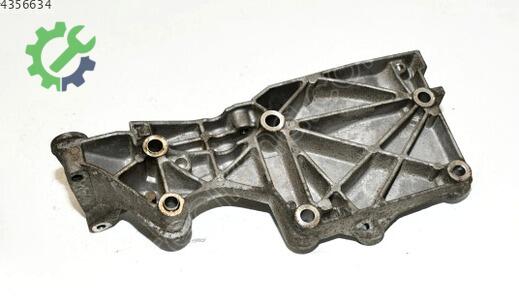 Volkswagen Golf Motor Braketi 03G903143A çıkma parça