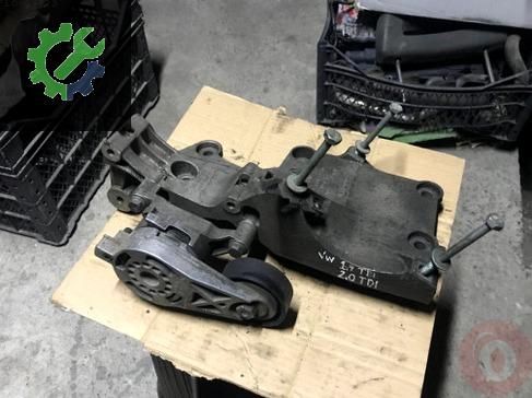 Volkswagen Golf Motor Braketi 03G903139A çıkma parça