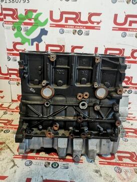 Volkswagen Passat Blok 03L100104D çıkma parça