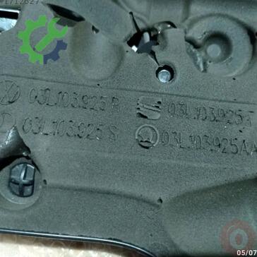 Volkswagen Passat Motor Kapağı 03L103925R çıkma parça