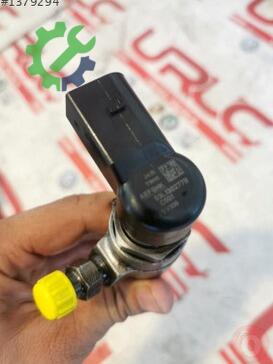 Volkswagen Passat Enjektör 03L130277B çıkma parça