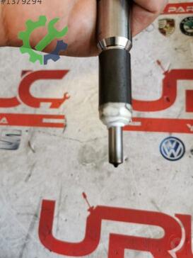 Volkswagen Passat Enjektör 03L130277B çıkma parça