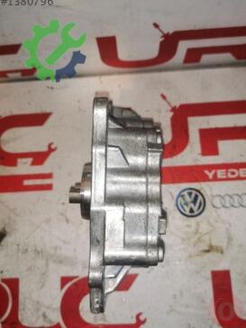 Volkswagen Passat Vakum Pompası 03L145100F çıkma parça