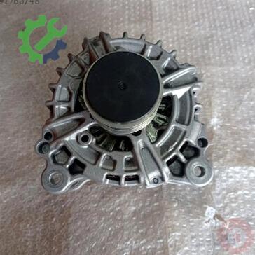 Volkswagen Passat Şarj Dinamosu 03L903024F çıkma parça