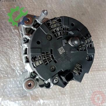 Volkswagen Passat Şarj Dinamosu 03L903024F çıkma parça