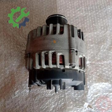 Volkswagen Passat Şarj Dinamosu 03L903023F çıkma parça
