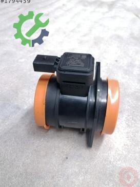 Volkswagen Jetta Hava Akış Sensörü 03L906461 çıkma parça