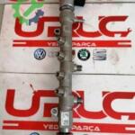 Volkswagen Passat Orijinal Çıkma Yakıt Dağıtıcı 03N130093A