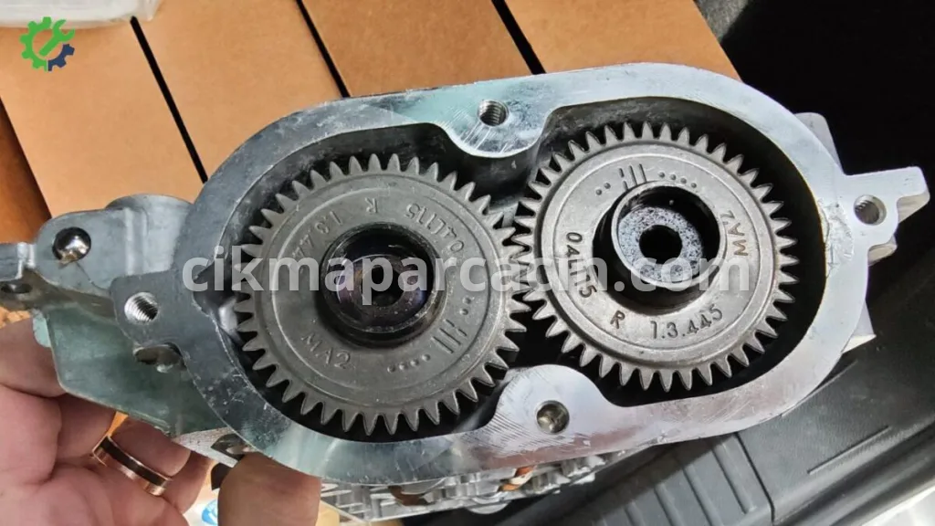 Audi A4 Eksantrik 04L103308C çıkma parça