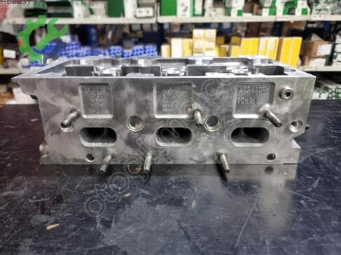 Volkswagen Polo Silindir Kapağı 04B103403M çıkma parça