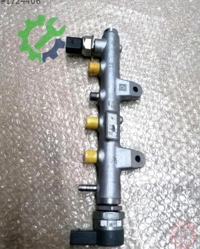 Volkswagen Polo Yakıt Dağıtıcı 04B130093 çıkma parça
