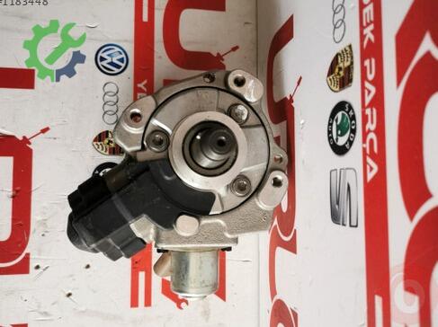 Volkswagen Polo Yakıt Pompası 04B130755H çıkma parça