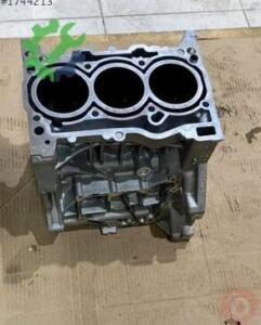 Çıkma Volkswagen Golf Blok 04C103101F