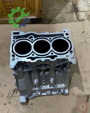 Volkswagen Golf Blok 04C103101F çıkma parça