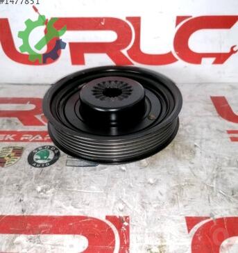 Audi A3 Krank Kasnağı 04C105243D çıkma parça