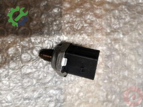 Volkswagen Golf Dolum Boğazı 04C906054C çıkma parça