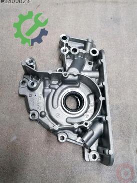 Volkswagen Golf Yağ Pompası 04E115105BT çıkma parça