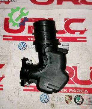 Volkswagen Golf Turbo Hortumu 04E129656E çıkma parça