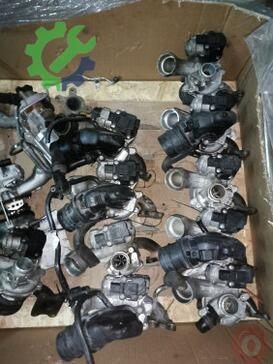 Volkswagen Golf Turbo 04E145721F çıkma parça