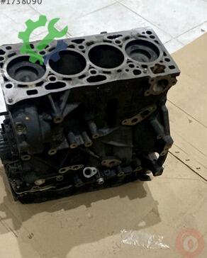 Volkswagen Jetta Blok 04L100038K çıkma parça
