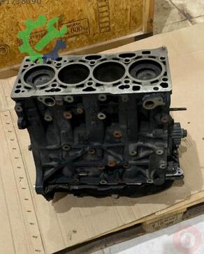 Volkswagen Jetta Blok 04L100038K çıkma parça