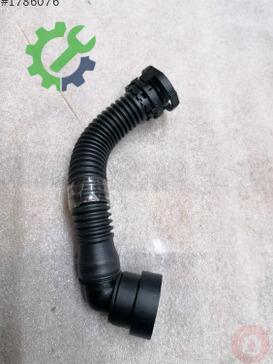 Volkswagen Passat Hava Filtresi Hortumu 04L103493C çıkma parça