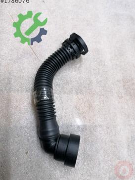 Volkswagen Passat Hava Filtresi Hortumu 04L103493C çıkma parça