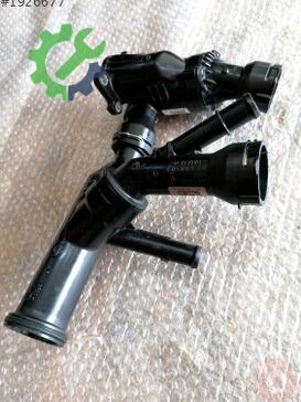 Volkswagen Golf Termostat 04L121026AF çıkma parça