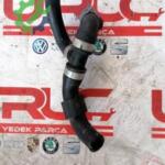 Audi A3 Orijinal Çıkma Radyatör Hortumu 04L122073D