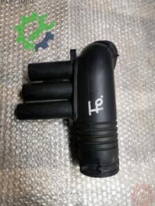 Volkswagen Golf Hava Filtresi Hortumu 04L129651C Sökme Çıkma