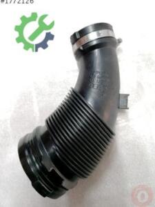 Audi A4 Orijinal Çıkma Hava Filtresi Hortumu 04L129661