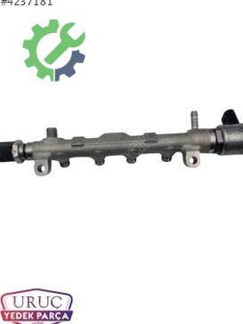 Volkswagen Transporter Yakıt Dağıtıcı 04L130093A çıkma parça