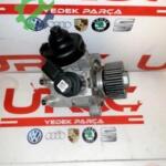 Volkswagen Golf Orijinal Çıkma Yakıt Pompası 04L130755E
