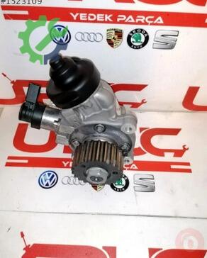 Volkswagen Golf Yakıt Pompası 04L130755E çıkma parça