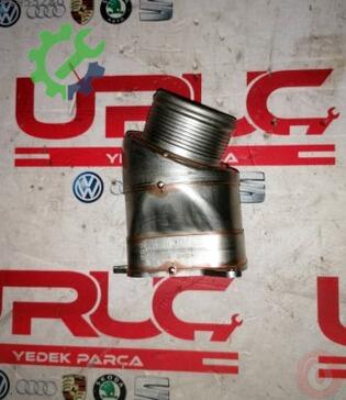 Volkswagen Passat Turbo Hortumu 04L131111L çıkma parça
