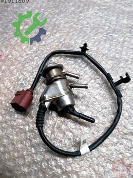 Volkswagen Passat Enjektör 04L131113G çıkma parça