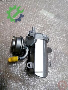 Volkswagen Golf Yağ Soğutucu 04L131512P çıkma parça
