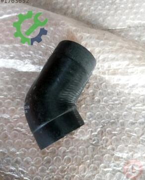 Volkswagen Passat Turbo Hortumu 04L131521M çıkma parça