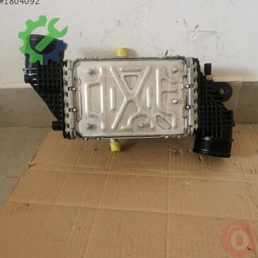 Volkswagen Transporter Intercooler 04L145749F çıkma parça
