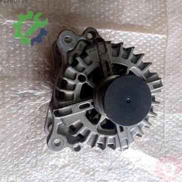 Audi A5 Şarj Dinamosu 04L903017A çıkma parça