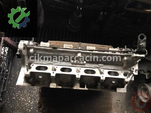 Volkswagen Passat Silindir Kapağı 058103373 çıkma parça