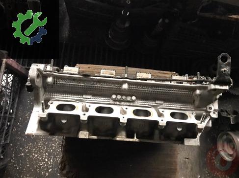 Volkswagen Passat Silindir Kapağı 058103373 çıkma parça