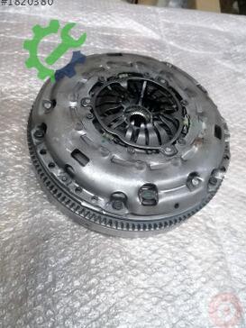Volkswagen Golf Volant 05E105266B çıkma parça