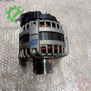 Volkswagen Passat Şarj Dinamosu 05L903026B çıkma parça