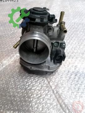 Seat Leon Gaz Kelebeği 06A133064J çıkma parça